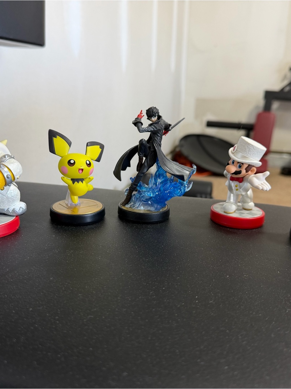 5 amiibo’s. All included Persona 5 Joker Amiibo Figure - Black with Blue Base